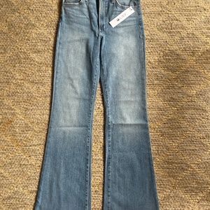 Joe’s  jeans ‘Molly’’ in daisy wash size 28